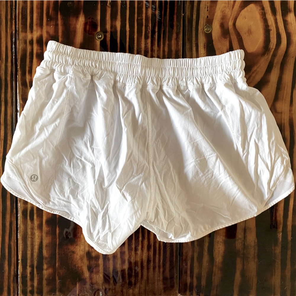 LULULEMON size 8 tracker shorts